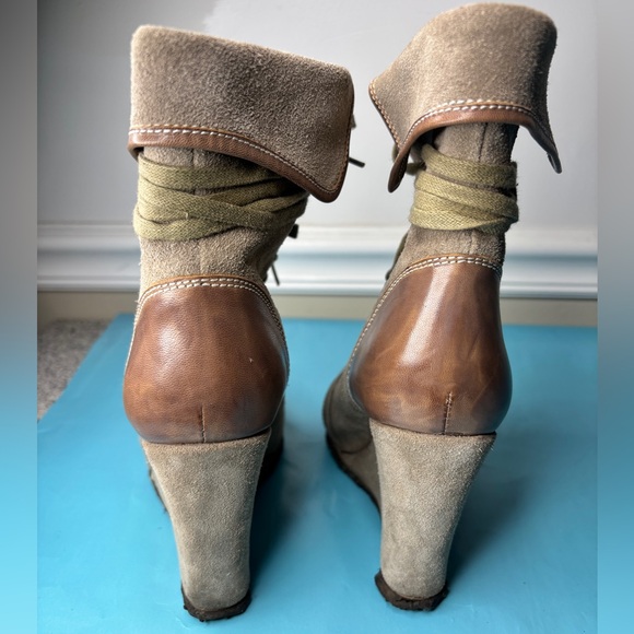 Italian Brand Cinti Wedge Heeled Boots Size 38 - Picture 5 of 13